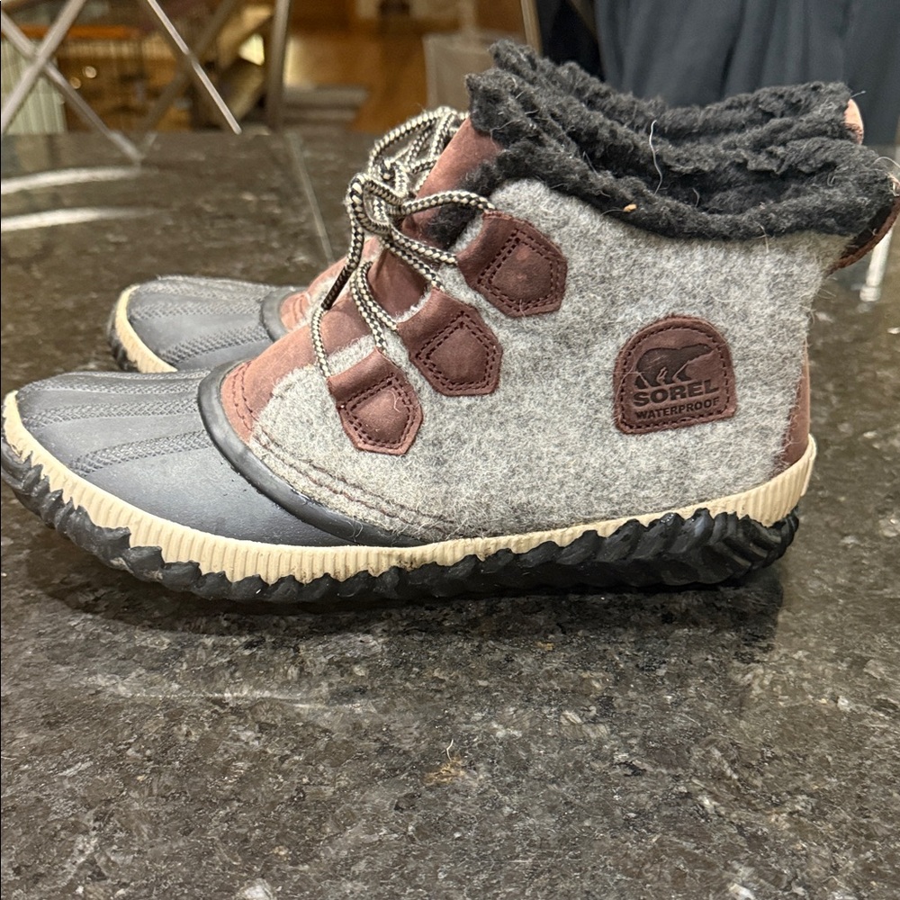 Sorel Black and Brown Waterproof Boots